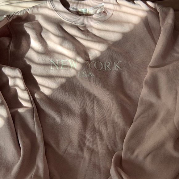 Brandy Melville Sweaters - Brandy Melville limited edition crewneck